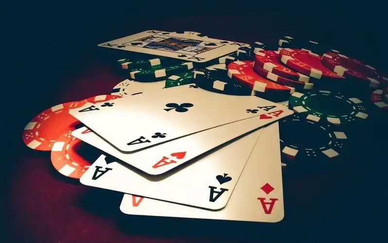 Bàn live casino cpc4 với dealer thật phát trực tiếp cho người chơi Việt Nam